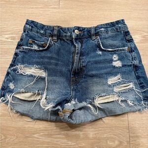 Zara Women’s The HW Distressed Short - Size US 4